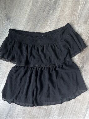 Torrid Black Off-Shoulder Ruffle Lace Polka Dot Shirt Size 0